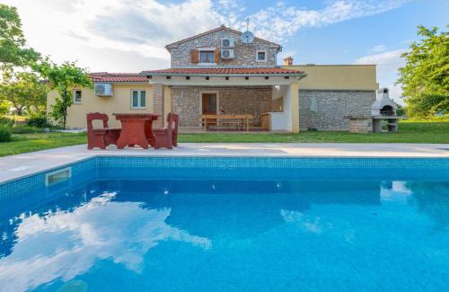 Divsici House | Villa Sergio, a beautiful rustic villa with a huge garden