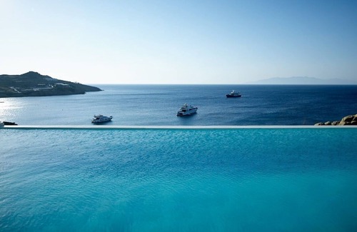 Paradise Villa | Villa Serifos - Walking distance to the Beach - Private Pool - Luxury Stay