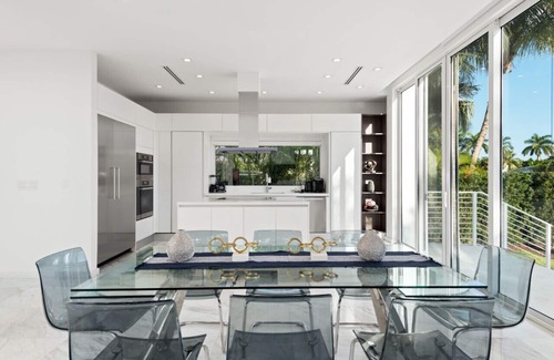 Venetian Islands Villa | Villa Shore - Stunning Modern Villa on the Shores of Biscayne Bay