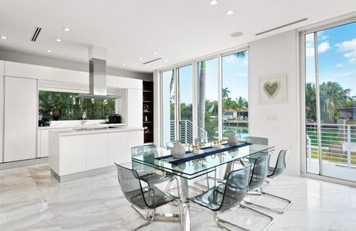 Venetian Islands Villa | Villa Shore - Stunning Modern Villa on the Shores of Biscayne Bay