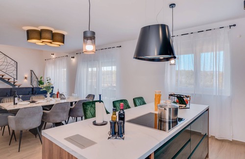 Bilice House | Villa Silvana (V5622-K1) - Bilice