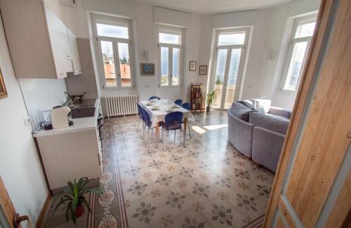 Como Apartment | VILLA SILVIA-by Home Sitter Como