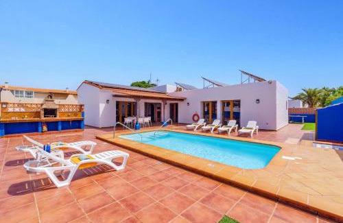 Corralejo Villa | Villa Silvia I by Villa Plus