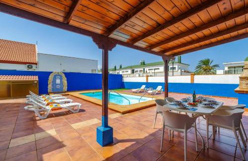 Corralejo Villa | Villa Silvia I by Villa Plus