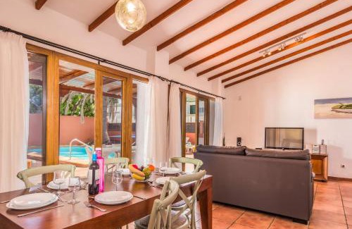 Corralejo Villa | Villa Silvia I by Villa Plus