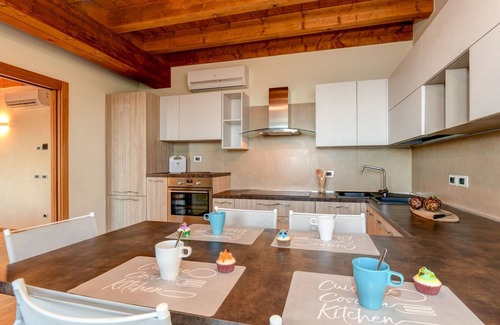 Polpenazze del Garda Villa | Villa Sinfonia: with 3 bedrooms and lake view