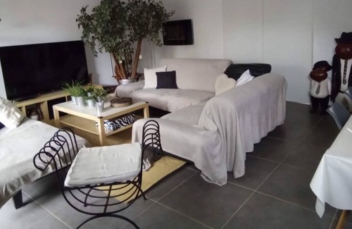 Le Cannet-des-Maures House | Villa Sleeps 6 above ground pool-spa close to amenities 25 minutes from the beaches