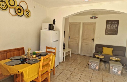 Vidauban Villa | Villa sleeps 12/14 with family.