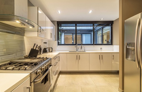 Miguel Hidalgo Apartment | Villa Socrates by Kukun
