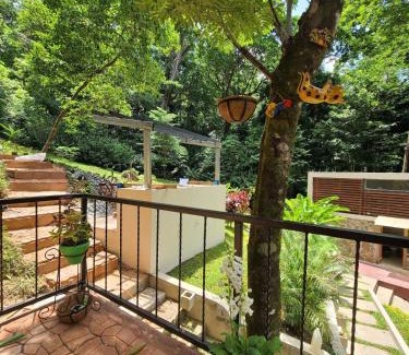 La Ceiba House | villa Sofia cheerfull villa with pool, sauna, bbq
