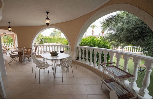 Quesada Villa | Villa Sol y Sombra Sleeps 12, Private Pool, Outdoor Kitchen, Near Town & Beaches