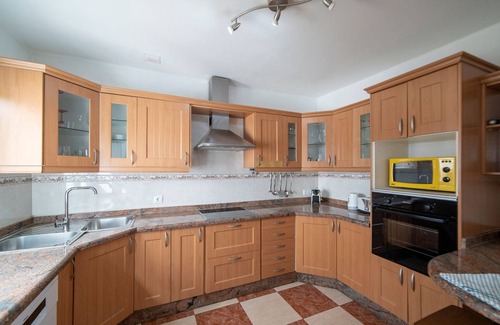 Yaiza Villa | Villa Solace Blanca | Playa Blanca | Stylish Comfort | Prime Location | Heated.