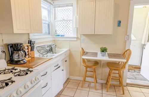 Beach Barber Tract Cottage | Villa Solana 3-minute walk to the BEACH. BEACH access at the end of the street!