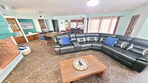 Benito Juarez Villa | Villa Sonari 3, Inside a private complex of 4 by Kivoya