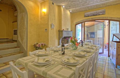 Barberino Tavarnelle Villa | Villa Sonia by PosarelliVillas