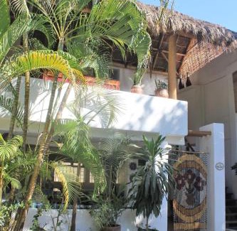 North End House | Villa Sophie 3BR3BA Beachfront Terrace Heated Pool New Listing