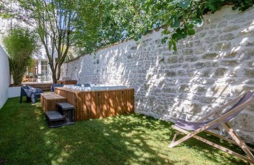 La Rochelle City Centre Villa | Villa Spa Arborée Hyper Centre