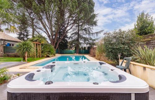 Biars-sur-Cere House | VILLA & SPA-SAUNA-PISCINE-MASSAGES du "Nirvâna Vivant"