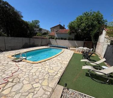 La Chamberte Villa | Villa spacieuse avec piscine privée à Montpellier