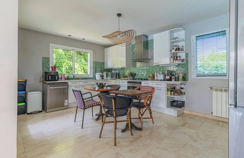 Pompignac Villa | Villa "St Martin" with Private Pool, 2 Private Terraces & Wi-Fi