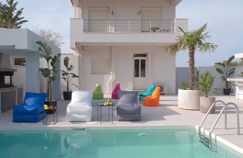 Petaloudes Villa | Villa Stergos