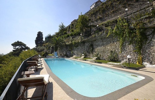 Ravello Villa | Villa Stilnovo: A splendid and luminous two-story villa which faces the sun and the sea, with Free WI-FI.