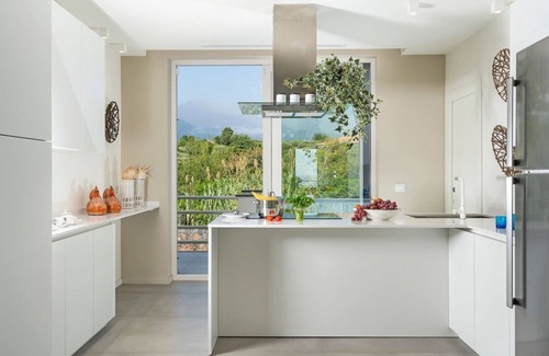 Stazzo Villa | Villa Sul Mare - Eight Bedroom Villa, Sleeps 16