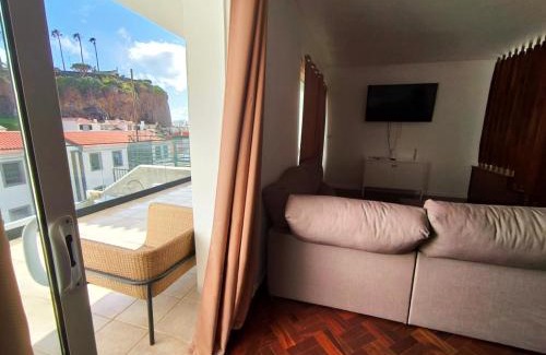 Camara de Lobos House | Villa Supranee Relaxation