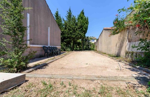 Salon-de-Provence House | Villa sur 1000m2 de jardin, piscine et boulodrome