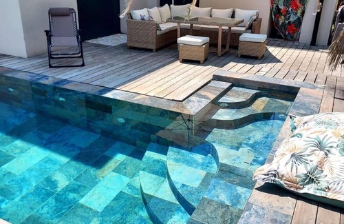 Juvignac Villa | Villa swimming pool jacuzzi Montpellier