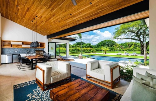 Pinilla Villa | ♕ Villa Twilight Tree♕ 5Bd ♕ Nature & Exclusivity ♕ Gated community & Beach Club
