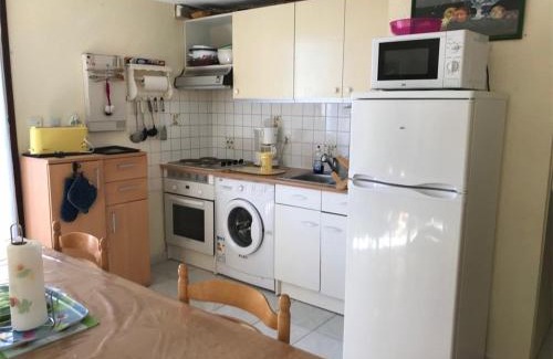Port Leucate Villa | Villa T2 avec Piscine, Proche Plage et Commerces - 4 Couchages, Parking Privé - FR-1-81-388