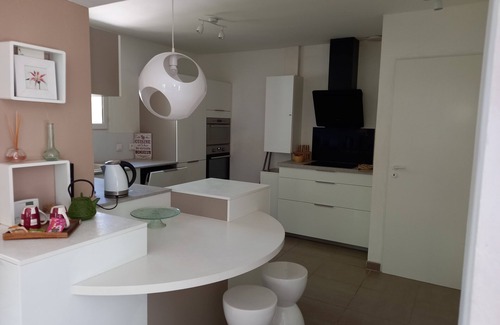 Cuges-les-Pins Villa | Villa T5 quiet pool near sea view terrace great panoramic hill clim