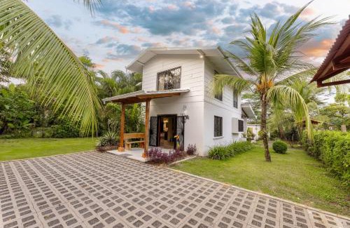 Esterillos Oeste Villa | Villa Tenga Paz By Vacation Pura Vida