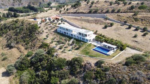 Karaburun House | Villa Tepeboz