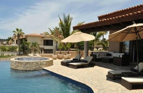 Los Cangrejos II y III Villa | Villa Tequila Gold at Punta Ballena