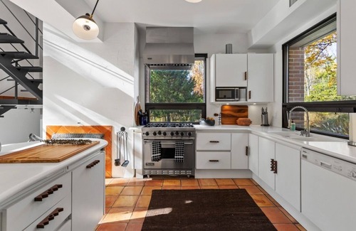 Springtown Villa | Villa Terra - Luxurious Estate 1.5hrs from NYC