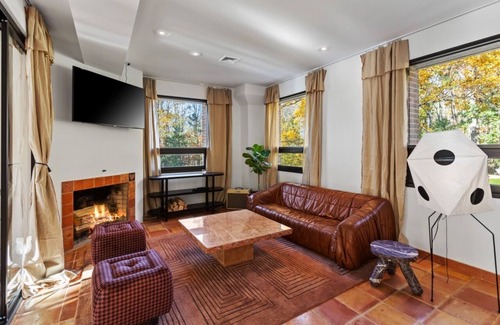 Springtown Villa | Villa Terra - Luxurious Estate 1.5hrs from NYC