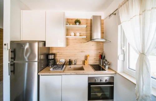 Cove Tri Zala (Zrnovo) Apartment | Villa Teuta