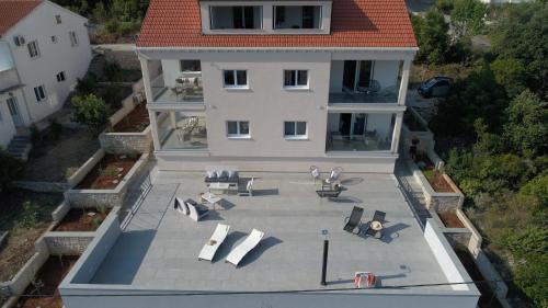Cove Tri Zala (Zrnovo) Apartment | Villa Teuta