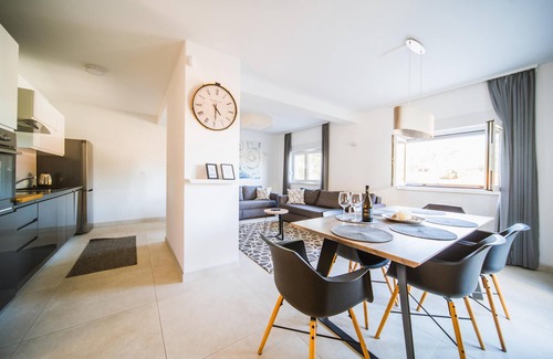 Cove Tri Zala (Zrnovo) Apartment | Villa Teuta