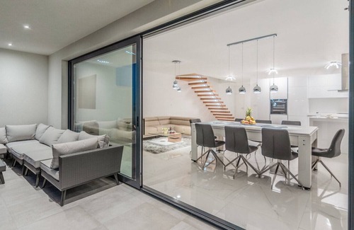Pobri Villa | Villa The Boat for 6+2 near Opatija with sea view & infinity pool at balcony