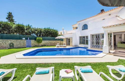 Castelo Villa | Villa Tilia