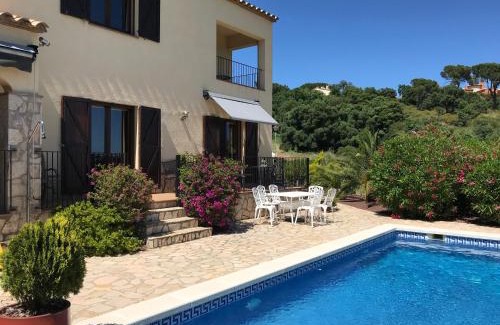 Calonge Villa | Villa Tranquila Large luxury 3 bedroomed 2 bathrooms private Villa with pool and Sea Views in Calonge Sant Antoni de Calonge