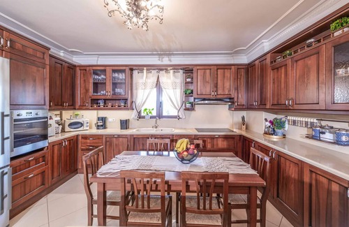 Monopari Villa | Villa Tresor - Six Bedroom Villa, Sleeps 11