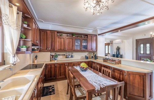 Monopari Villa | Villa Tresor - Six Bedroom Villa, Sleeps 11