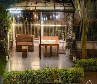 Ha Long Apartment | Villa Tuần Châu 10 phòng ngủ - sát biển - bể bơi - sân vườn BBQ