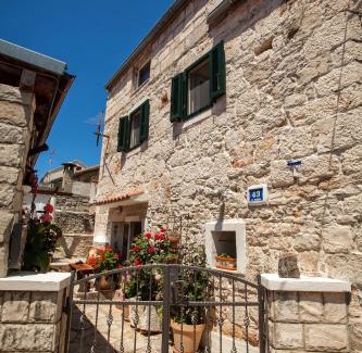 Cove Donja Krusica (Donje selo) Villa | Villa Tudor