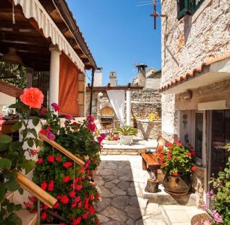 Cove Donja Krusica (Donje selo) Villa | Villa Tudor