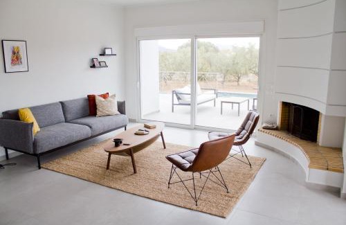 Chalcis Villa | Villa Tuli